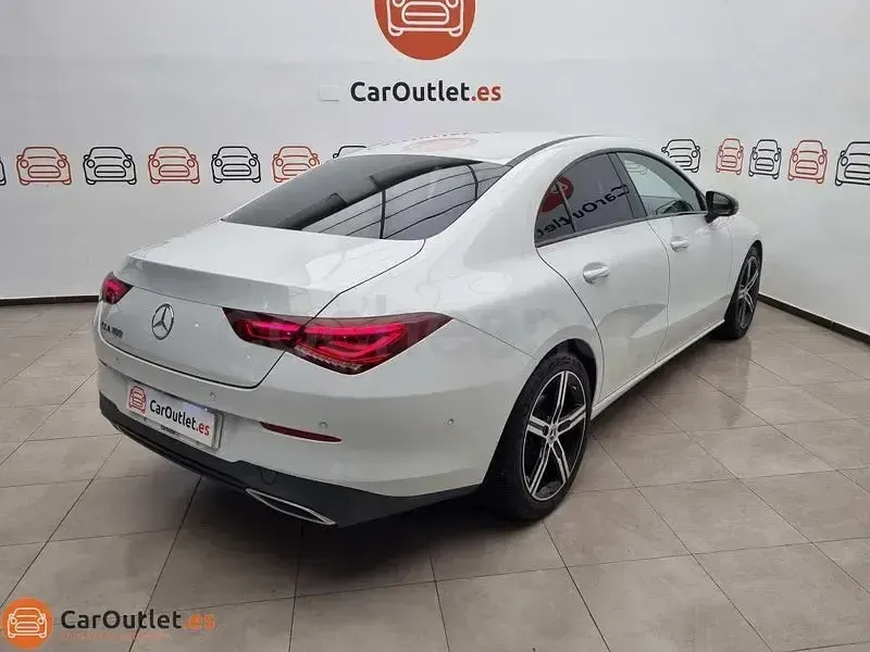 Usado Mercedes CLA180 136 CV (100 kW) 2023 Blanco Coupe