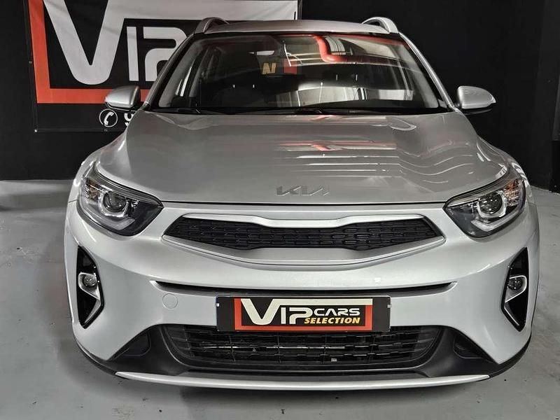 Usado Kia Stonic 101 CV (74 kW) 2022 Gris SUV