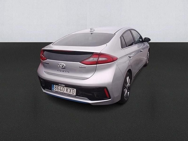 Usado Hyundai Ioniq 141 CV (103 kW) 2019 Gris plata Utilitario
