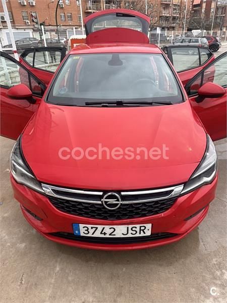 Usado Opel Astra Excellence 110 CV (80 kW) 2016 Rojo Berlina