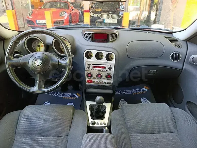 Usado Alfa Romeo 156 Progression 115 CV (84 kW) 2003 Granate Familiar