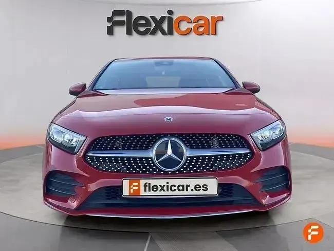 Usado Mercedes A180 116 CV (85 kW) 2019 Rojo Berlina