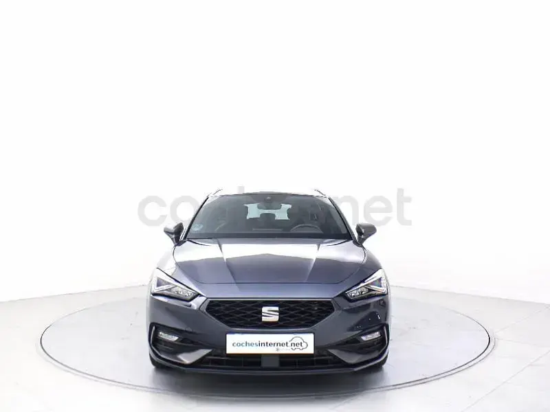 Usado Seat Leon FR 150 CV (110 kW) 2020 Gris / plata Familiar