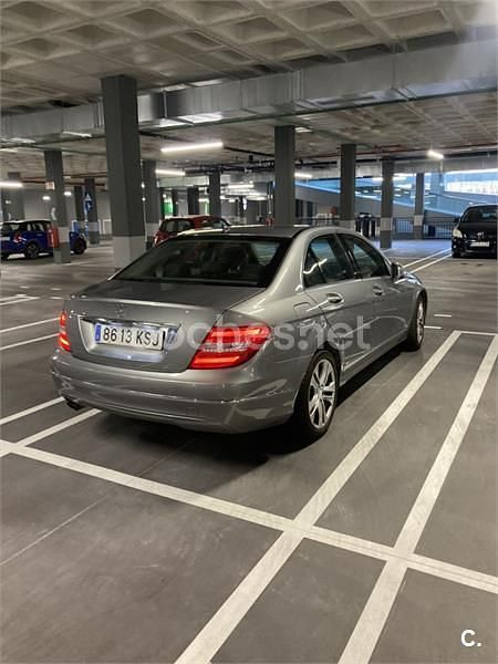 Usado Mercedes C200 136 CV (100 kW) 2013 Gris / plata Berlina