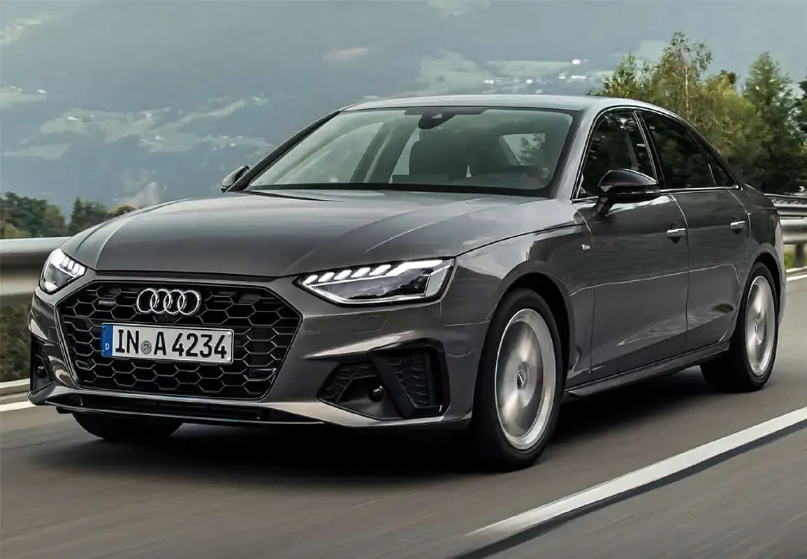 Usado Audi A4 S-Line 150 CV (110 kW) 2025 Gris Berlina