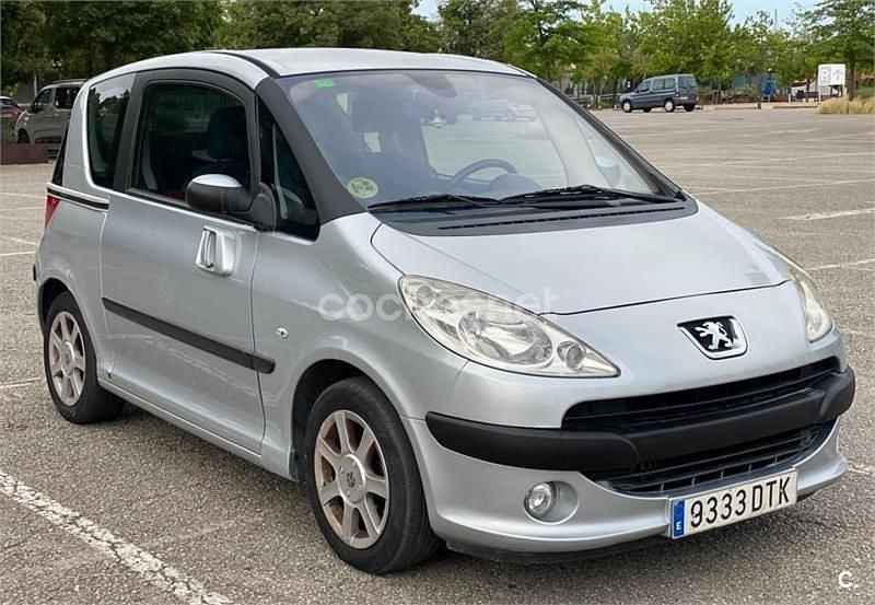 Gris / plata Usado 2005 Peugeot 1007 Utilitario | 2500 € (Buen precio) - Imagen 1/4