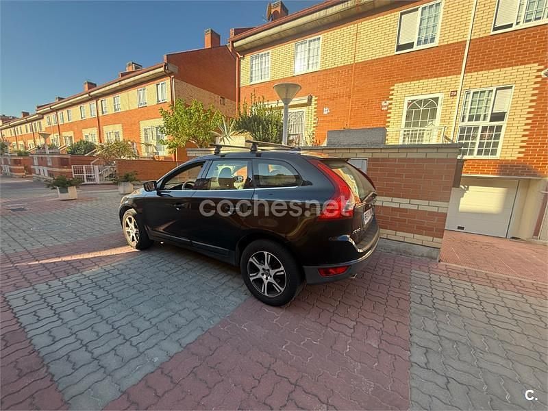 Negro Usado 2011 Volvo XC60 Momentum SUV | 11.000 € (Precio justo) - Imagen 1/4
