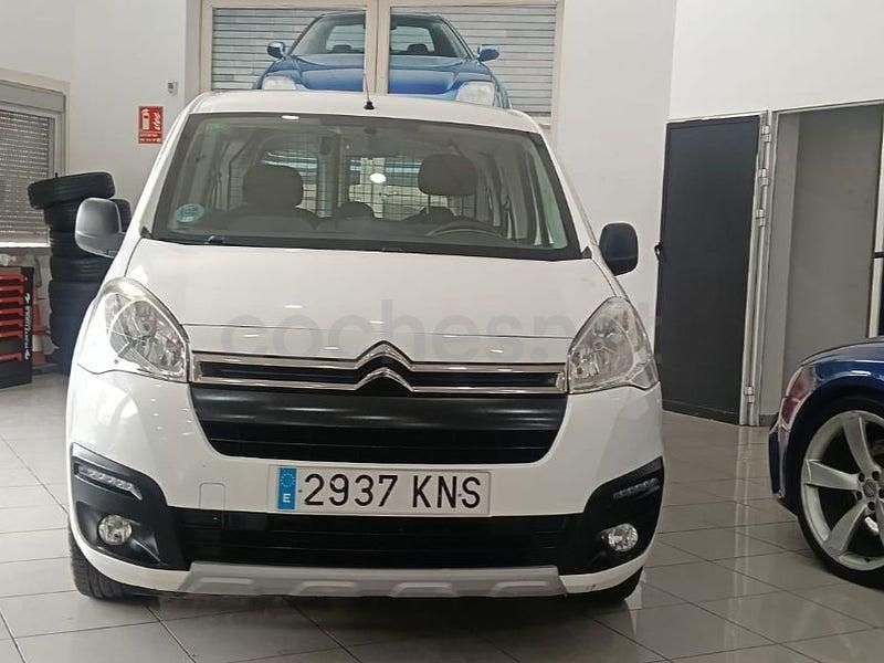 Usado Citroën Berlingo Feel 100 CV (73 kW) 2018 Blanco Monovolumen