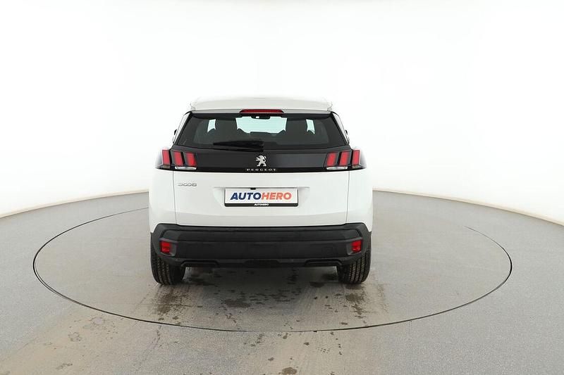Usado Peugeot 3008 Active 131 CV (96 kW) 2023 Blanco SUV