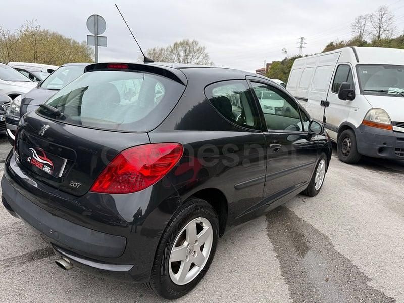 Usado Peugeot 207 75 CV (55 kW) 2007 Negro Berlina