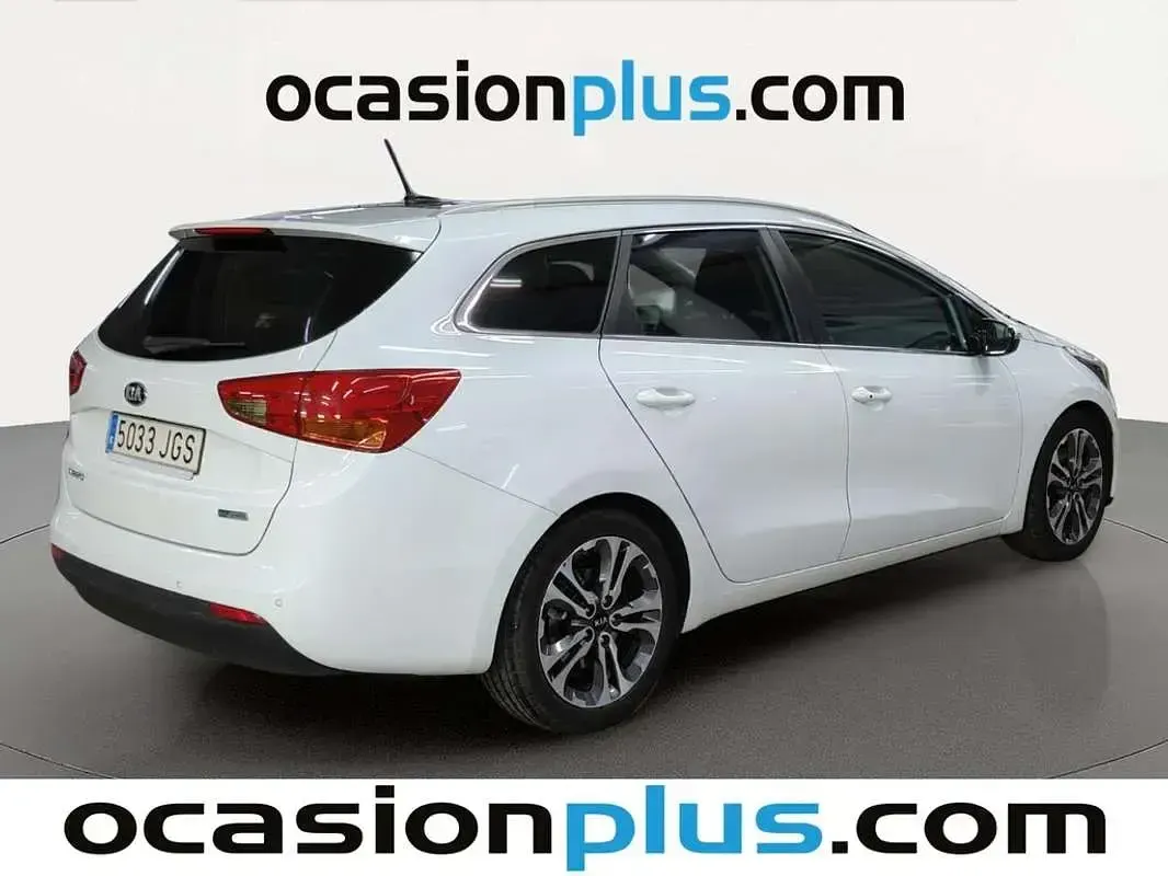 Usado Kia Ceed Sportswagon 128 CV (94 kW) 2015 Blanco Familiar