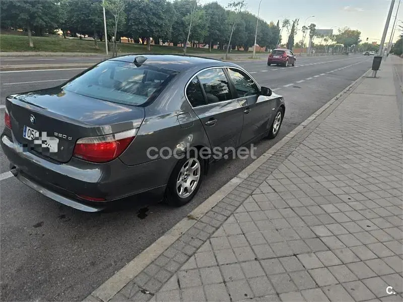 Usado BMW 520 163 CV (119 kW) 2007 Gris / plata Berlina