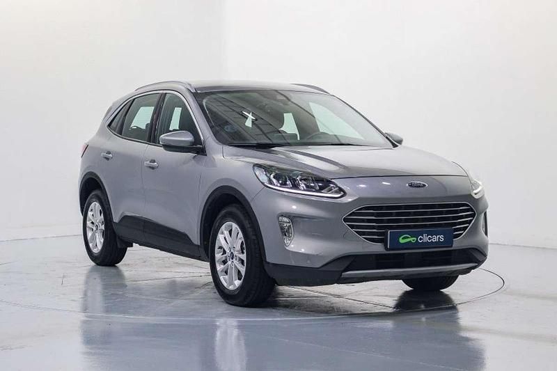 Usado Ford Kuga Titanium 190 HP (139 kW) 2022 Prateado SUV