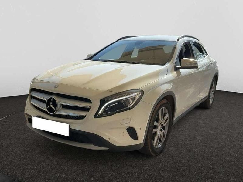 Usado Mercedes GLA200 Style 136 CV (100 kW) 2016 Blanco SUV