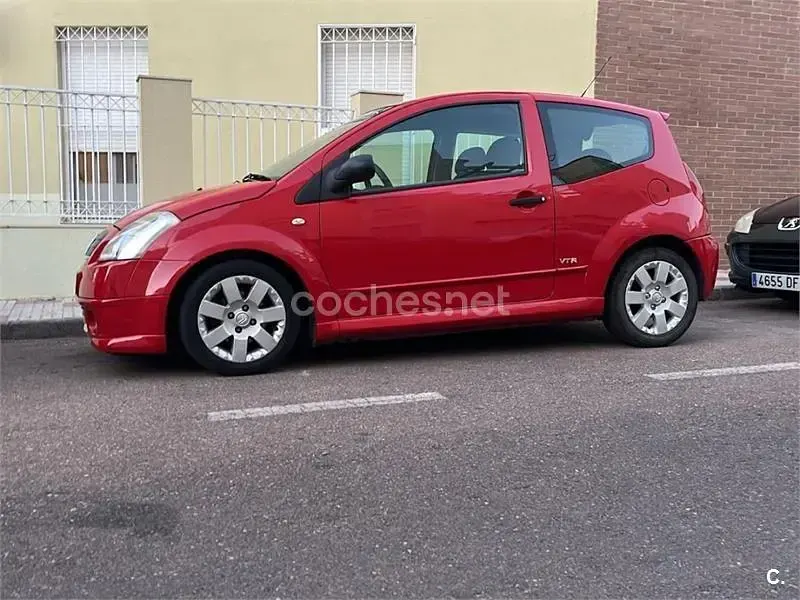 Usado Citroën C2 VTR Sport 70 CV (51 kW) 2006 Rojo Utilitario