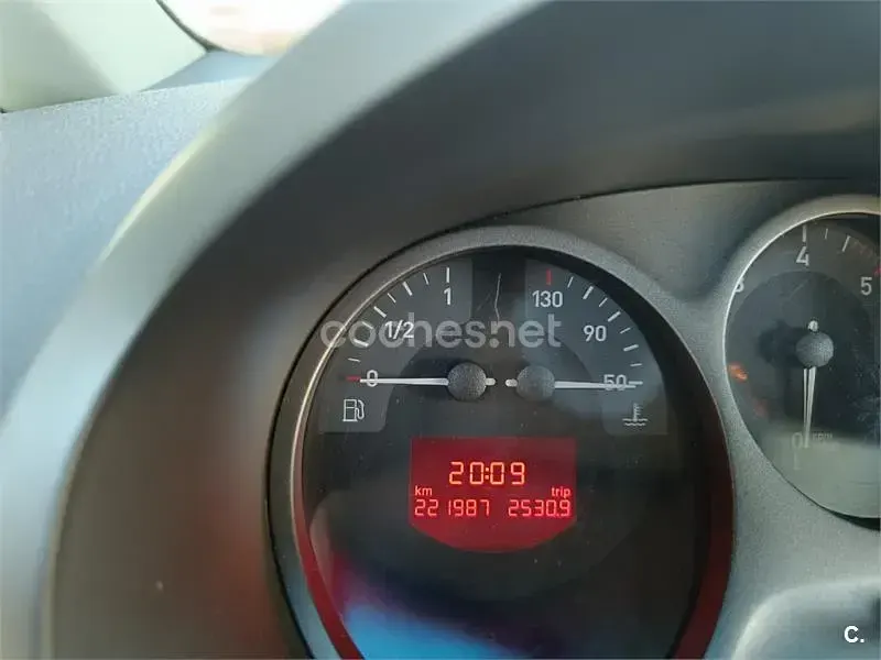 Usado Seat Leon Stylance 105 CV (77 kW) 2005 Gris / plata Utilitario