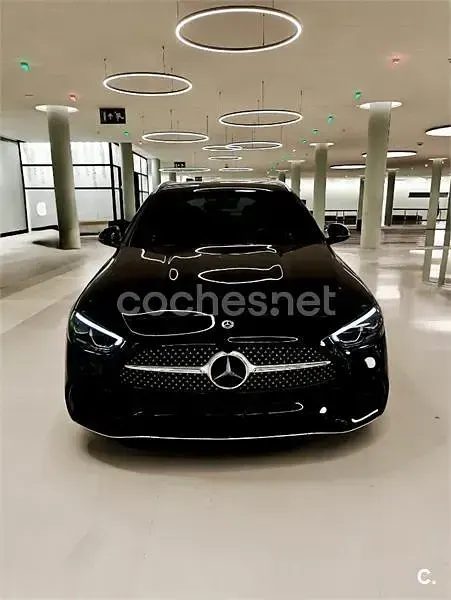 Usado Mercedes E300 320 CV (235 kW) 2022 Negro Familiar