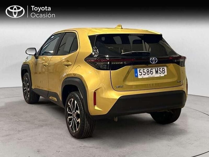 Usado Toyota Yaris Hybrid Active 116 CV (85 kW) 2024 Naranja SUV