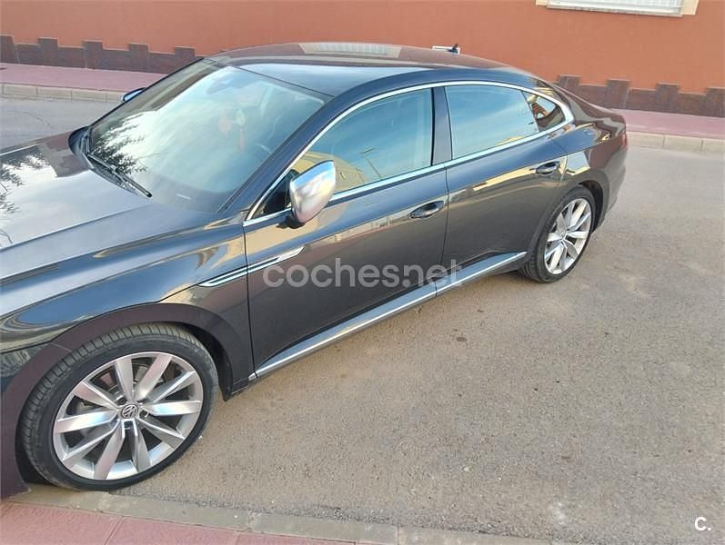 Usado VW Arteon Elegance 150 CV (110 kW) 2019 Negro Utilitario