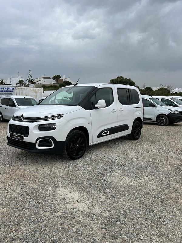Usado Citroën Berlingo Feel 102 CV (75 kW) 2019 Blanco Monovolumen