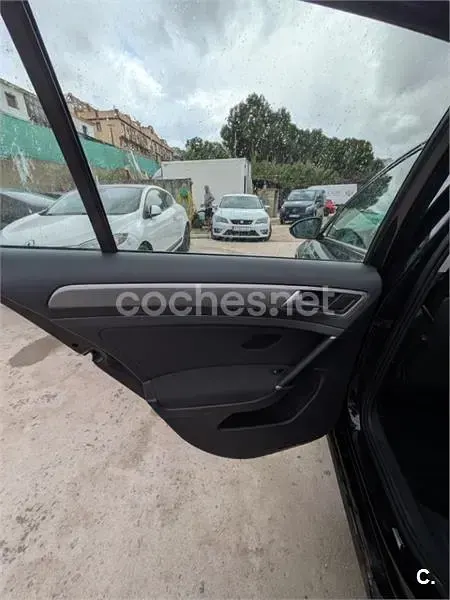 Usado VW Golf VII Sportline 110 CV (80 kW) 2014 Negro Familiar