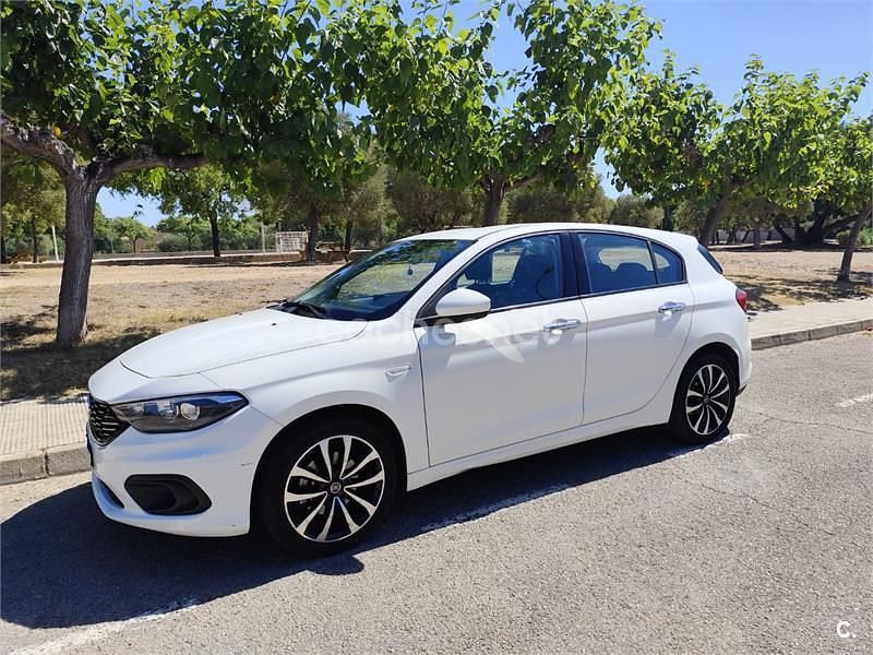 Blanco Usado 2016 Fiat Tipo Lounge Berlina | 9850 € (Precio justo) - Imagen 1/4