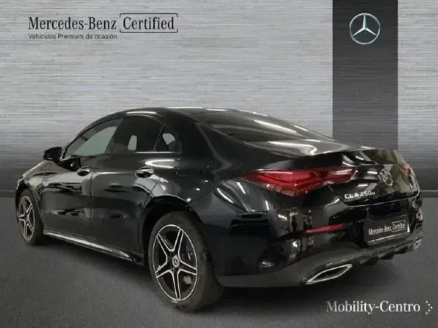 Usado Mercedes CLA250e 218 CV (160 kW) 2023 Negro cosmos Coupe