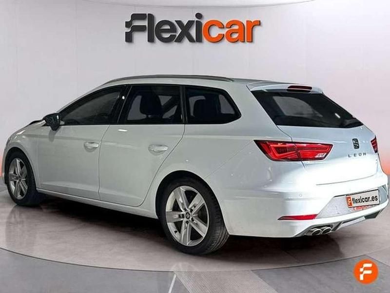 Usado Seat Leon ST FR 150 CV (110 kW) 2017 Blanco Familiar