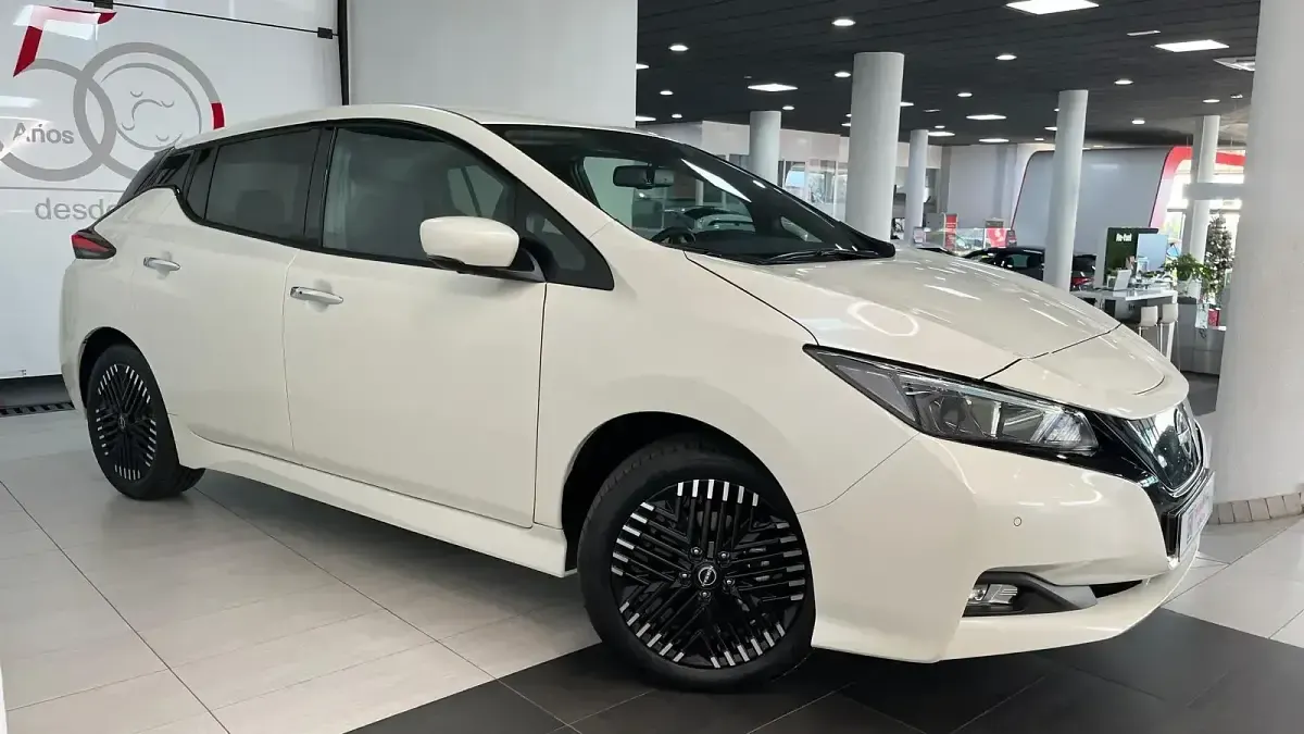 Novo Nissan Leaf N-Connecta 110 kW (150 HP) 2025 Branco Citadino