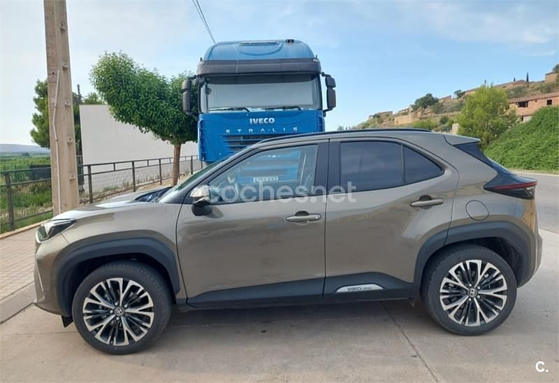 Usado Toyota Yaris Cross Style 130 CV (95 kW) 2025 Beige SUV
