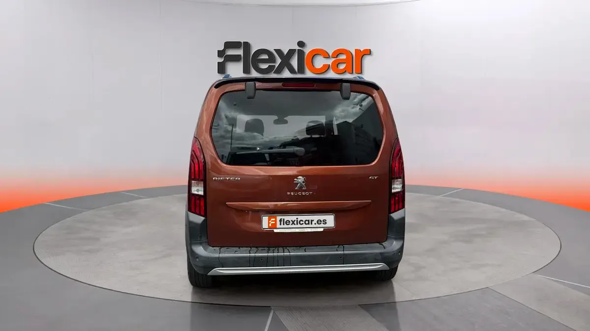 Usado Peugeot Rifter Active 101 CV (74 kW) 2021 Naranja Monovolumen