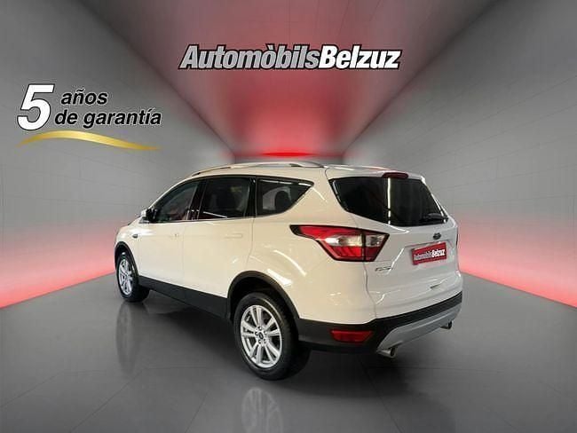 Usado Ford Kuga Trend 120 CV (88 kW) 2019 Blanco SUV