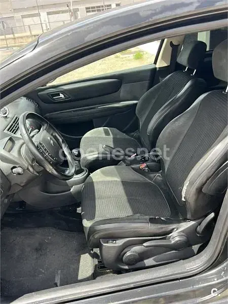 Usado Citroën C4 VTR Sport 110 CV (80 kW) 2005 Negro Berlina