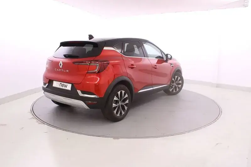Usado Renault Captur Techno 140 CV (102 kW) 2023 Rojo SUV