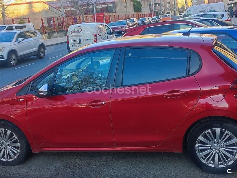 Usado Peugeot 208 Style 82 CV (60 kW) 2016 Rojo Utilitario