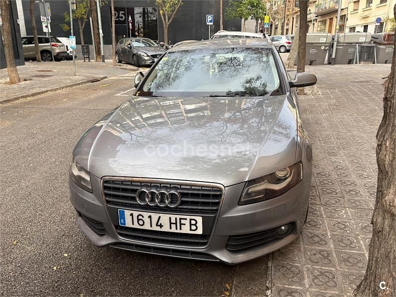 Usado Audi A4 136 CV (100 kW) 2011 Gris / plata Familiar