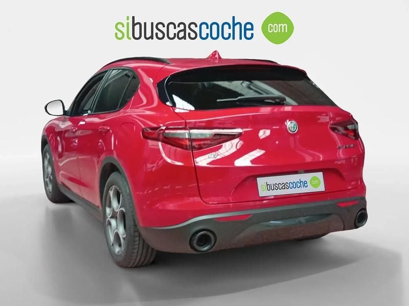 Usado Alfa Romeo Stelvio Sprint 190 CV (139 kW) 2022 Rojo SUV