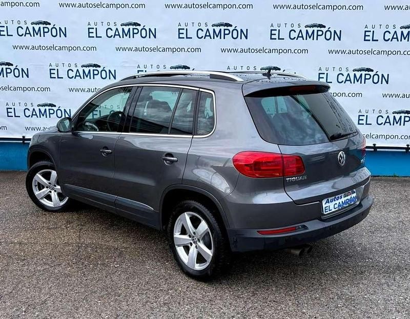 Usado VW Tiguan Sportline 140 CV (102 kW) 2014 Gris SUV