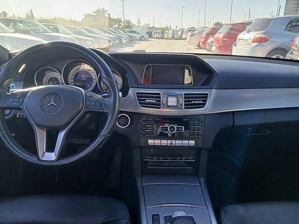 Usado Mercedes E220 Elegance 170 CV (125 kW) 2016 Gris Berlina