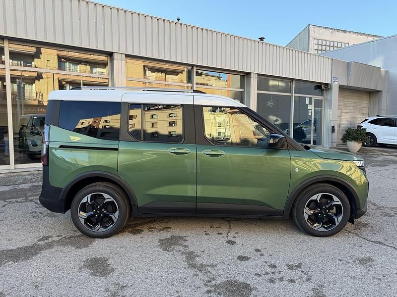 Nuevo Ford Tourneo Courier Active 100 kW (136 CV) 2026 Verde Monovolumen