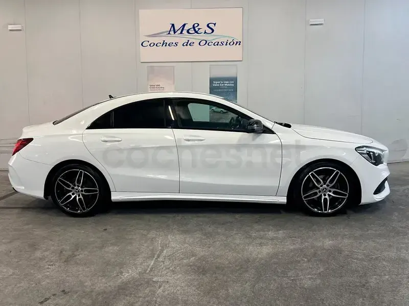 Usado Mercedes CLA180 122 CV (89 kW) 2018 Blanco Coupe