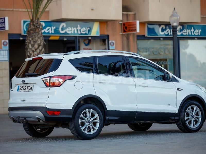 Usado Ford Kuga Titanium 150 CV (110 kW) 2017 Blanco SUV
