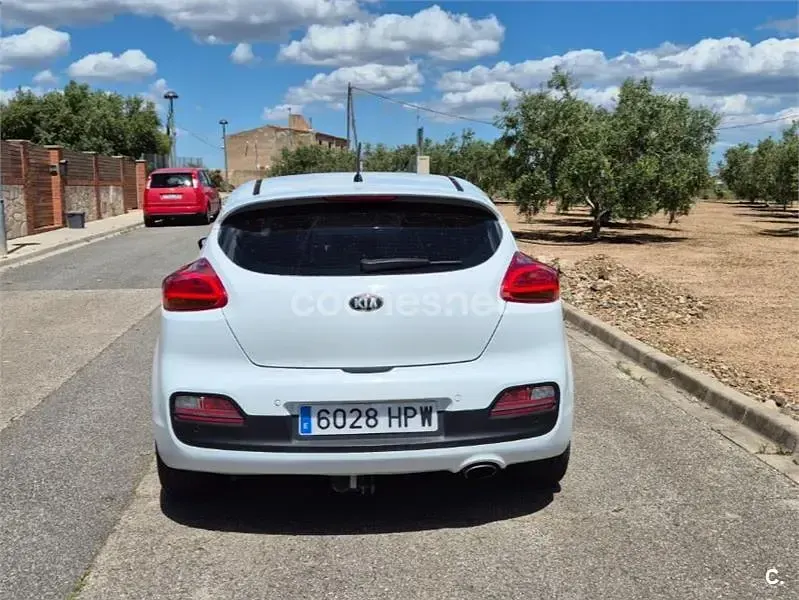 Brugt Kia ProCeed 135 HK (99 kW) 2013 Hvid Hatchback