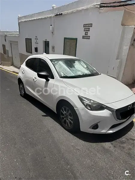 Usado Mazda 2 90 CV (66 kW) 2018 Blanco Berlina