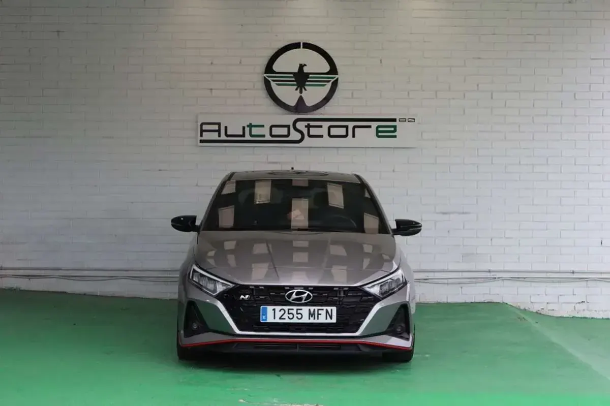 Usado Hyundai i20 204 CV (150 kW) 2023 Gris Utilitario