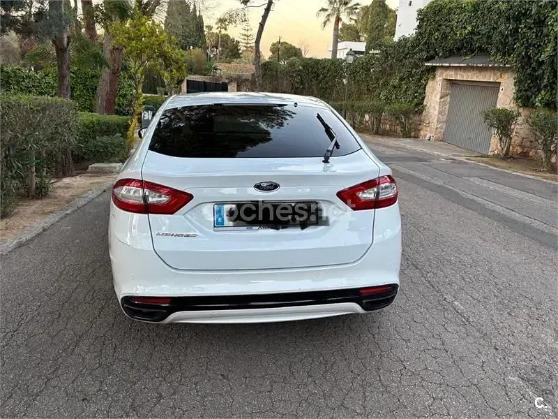 Gebraucht Ford Mondeo Titanium 240 PS (176 kW) 2018 Weiß Limousine