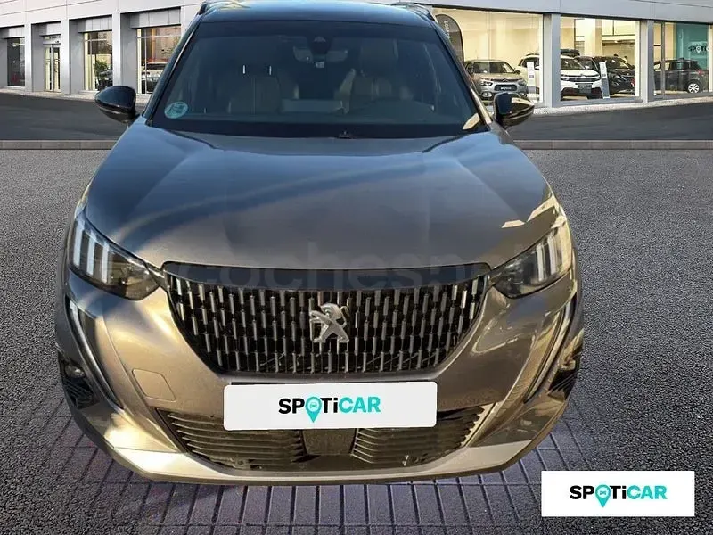 Usado Peugeot 2008 GT-line 130 CV (95 kW) 2020 Gris / plata SUV