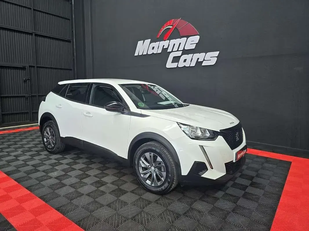 Usado Peugeot 2008 Active 109 CV (80 kW) 2022 Blanco SUV