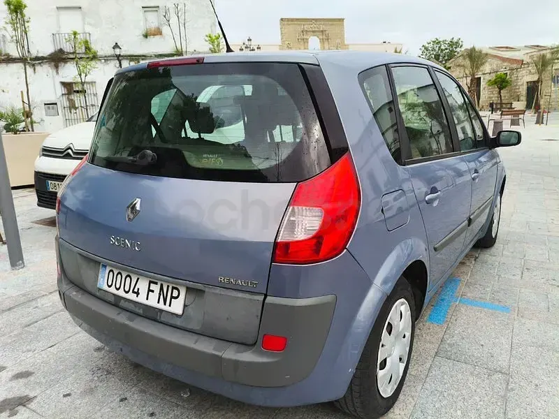 Usado Renault Scénic Dynamique 105 CV (77 kW) 2006 Azul Monovolumen
