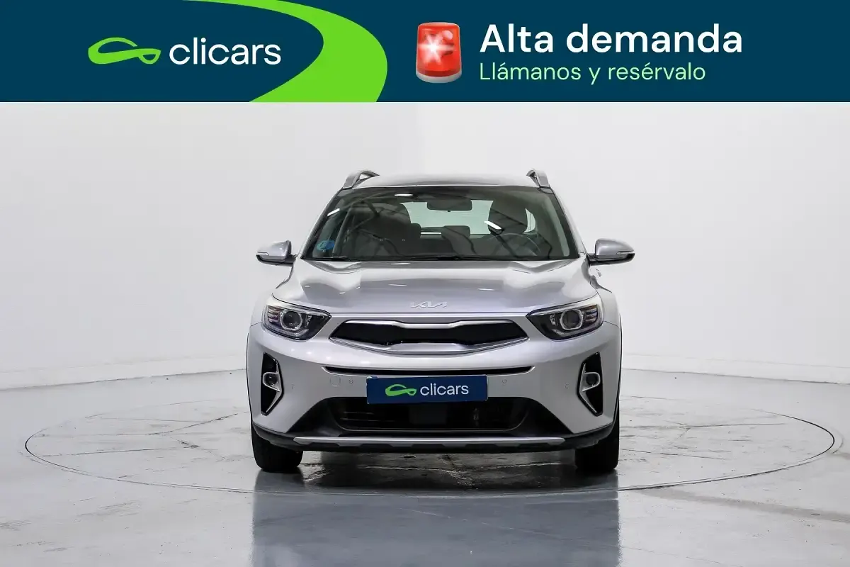Usado Kia Stonic 101 CV (74 kW) 2024 Gris SUV